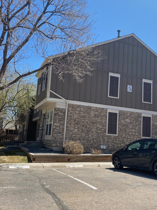 Building #5 - 8192 S Fillmore Way