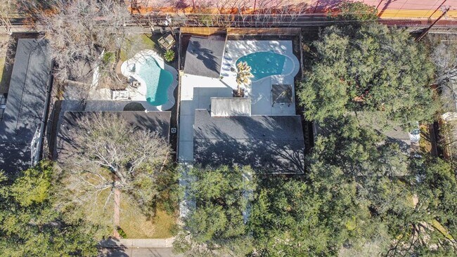 Building Photo - 2619 Stoney Brook Dr
