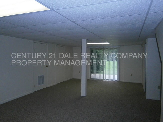 Building Photo - 146 Crown Pointe Dr