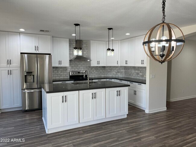 Foto del edificio - 14407 N 147th Dr