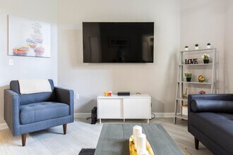 Building Photo - 780 S Sapodilla Ave