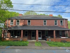 Building Photo - 148-150-150 Cottage Ave