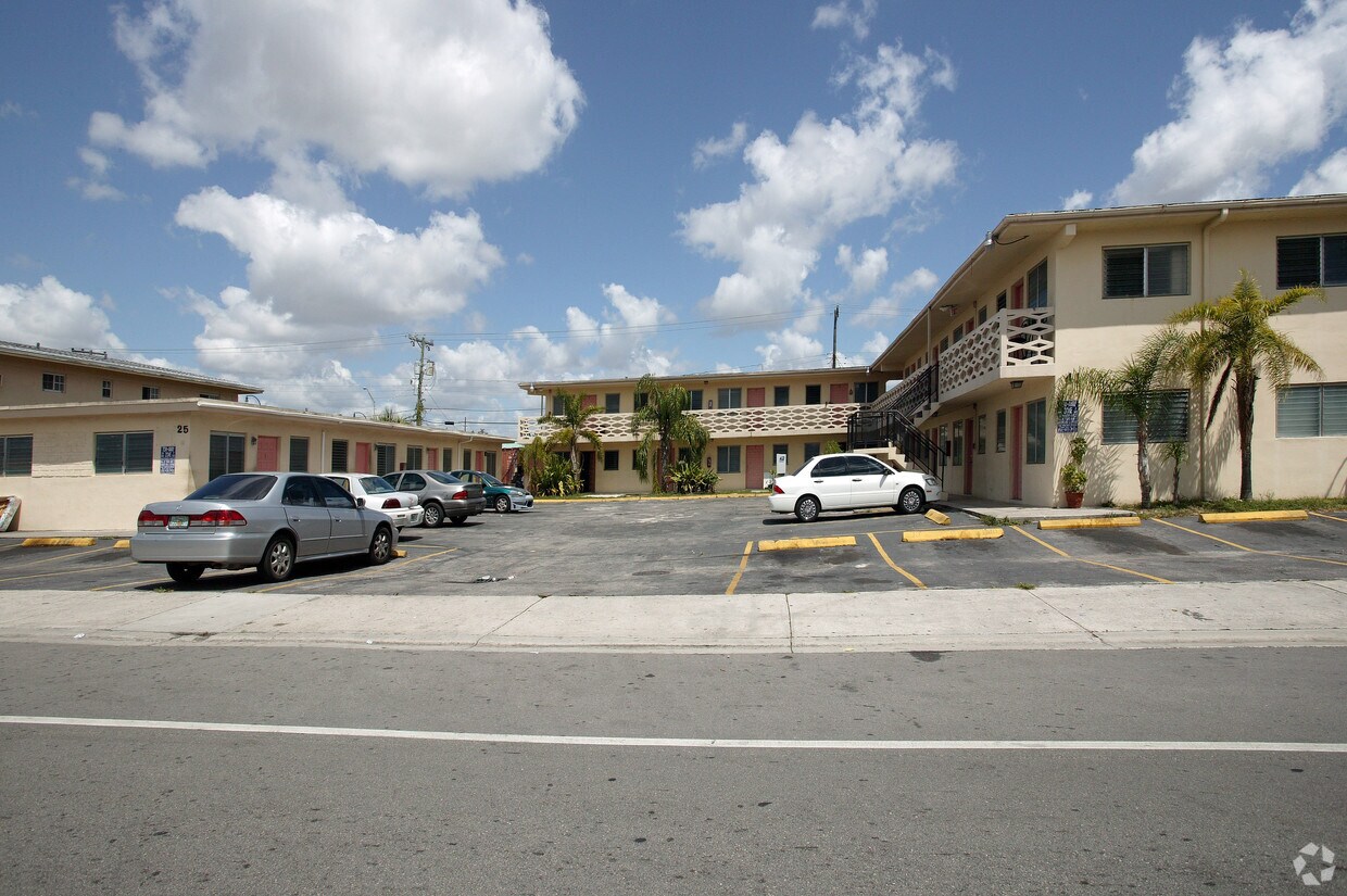 Edificio - 35 E 8th St