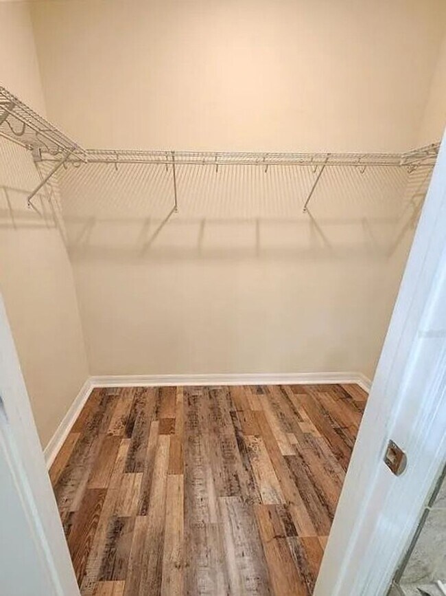 Building Photo - Nona Grove - 4 bedroom 3 bath home with pr...