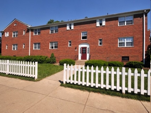 Building Photo - Olde Salem Village