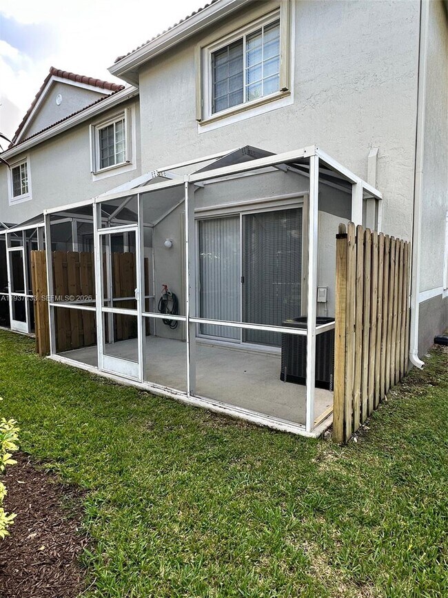 Foto del edificio - 3920 San Simeon Ln