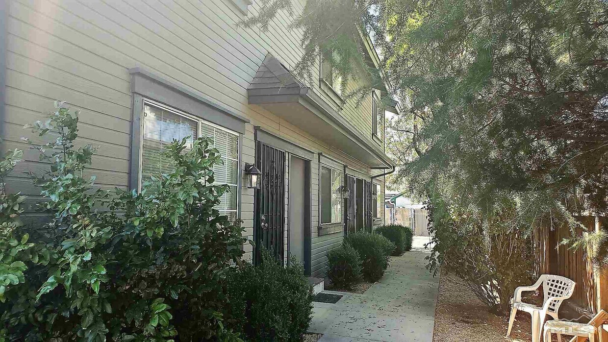 Primary Photo - 421 C St
