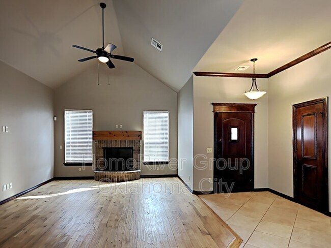 Building Photo - 18400 Haslemere Ln