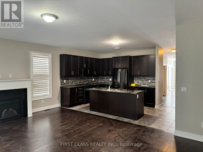 Building Photo - 9 Washburn Path