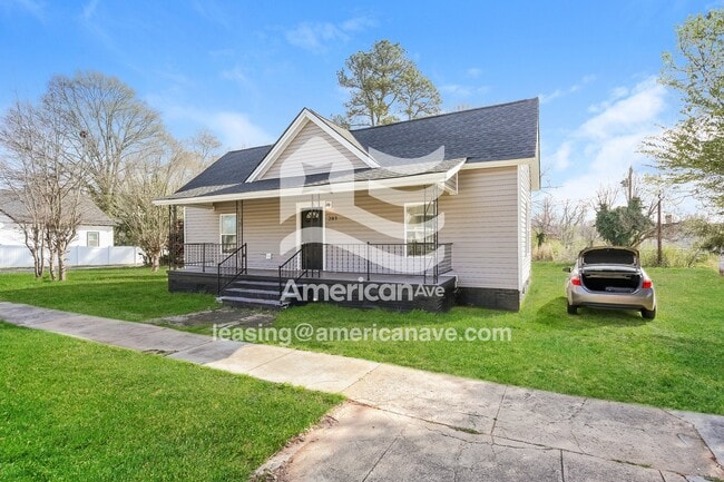 Building Photo - 203 Wellington St