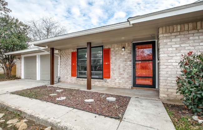 Building Photo - 6319 Stirrup Ln