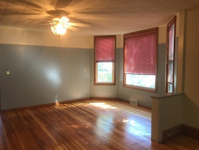 Foto del edificio - 8647 Ferris Ave