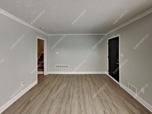 Foto del edificio - 742 Winter Ln