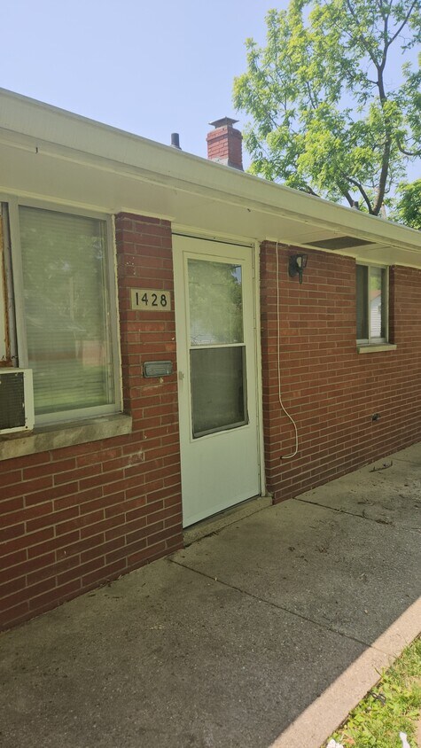 Primary Photo - 1428 N Campbell Ave