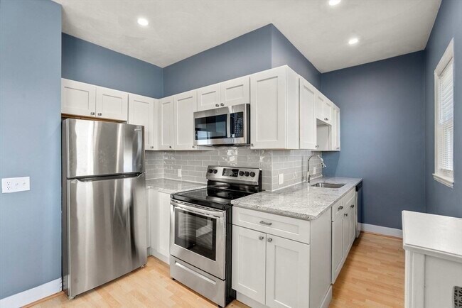 Foto del edificio - 73 Grovers Ave