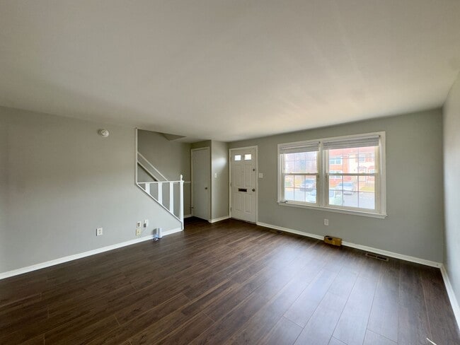 Building Photo - 5371 King Arthur Cir