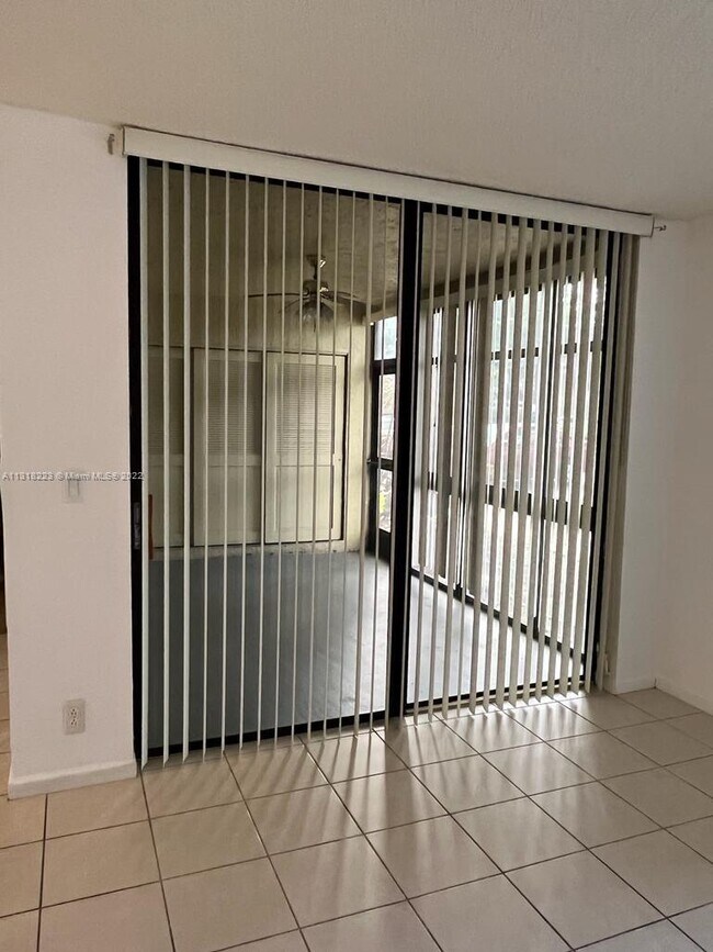 Foto del edificio - 2531 NW 49th Terrace