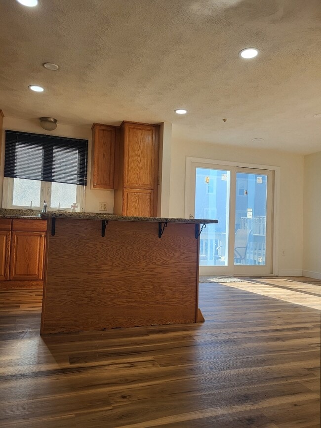 Building Photo - 70 Broadway