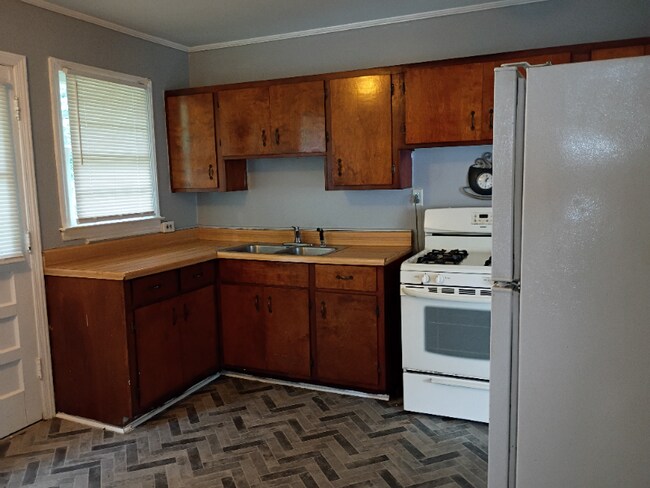 Foto del edificio - 3141 Somerset Dr