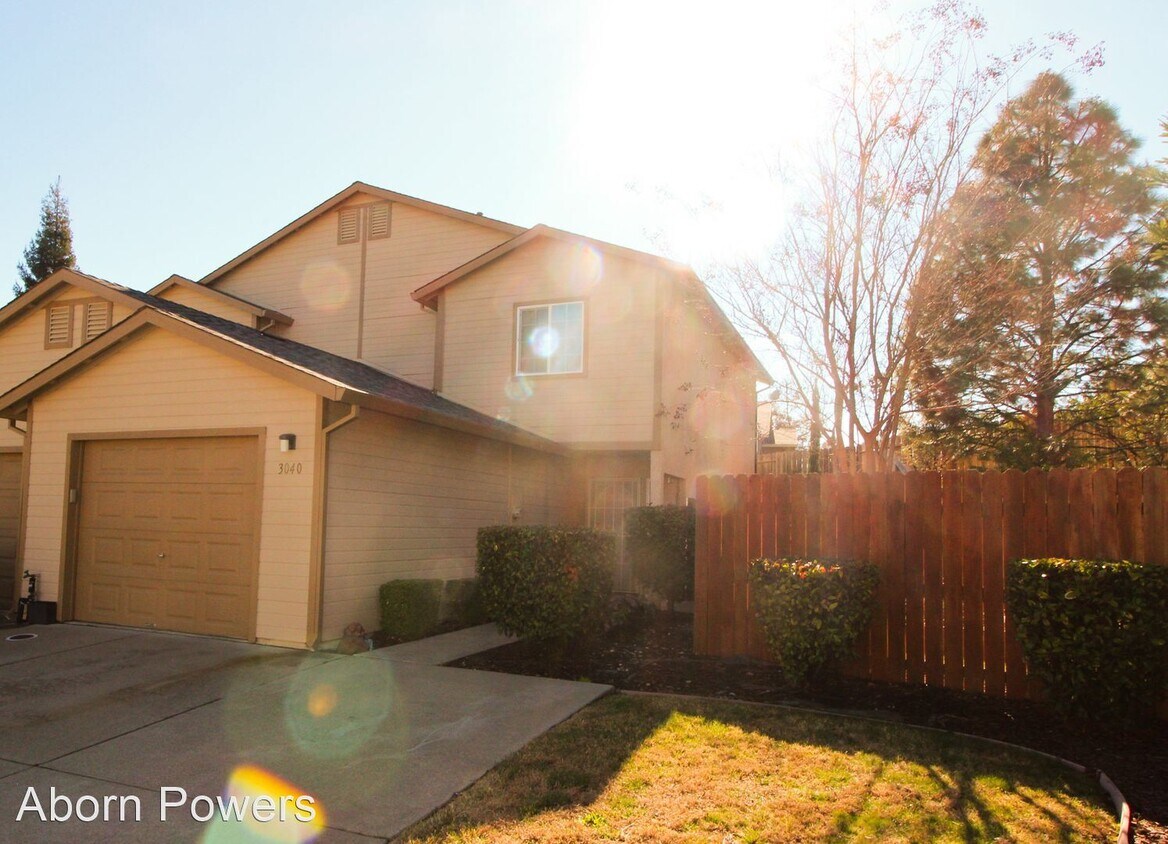 Primary Photo - 2 br, 2.5 bath House - 3040 Courtside Drive