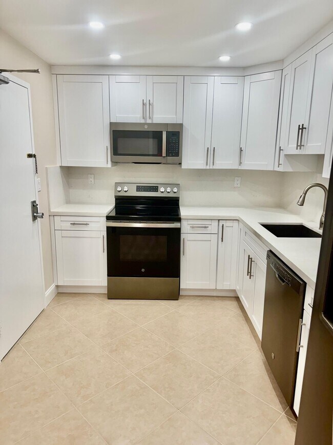 Foto del edificio - 10777 W Sample Rd