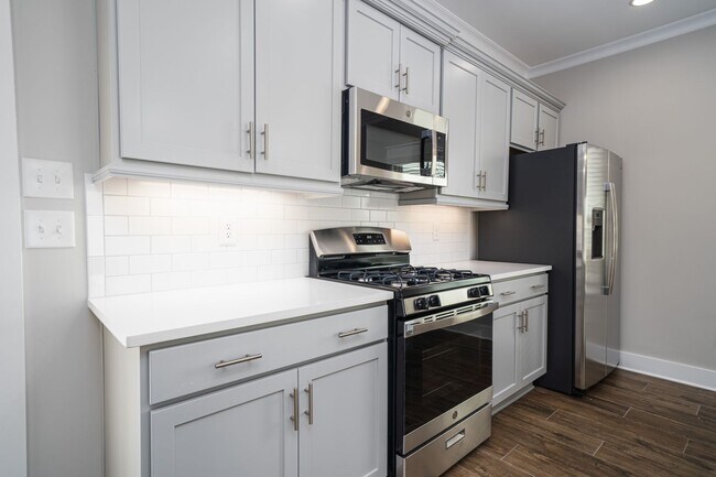 Foto del edificio - Don't miss out on this home in Vestavia Hi...