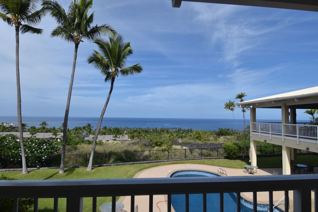 Primary Photo - Unfurnished 3 Bedroom 2 Bath Penthouse Condo