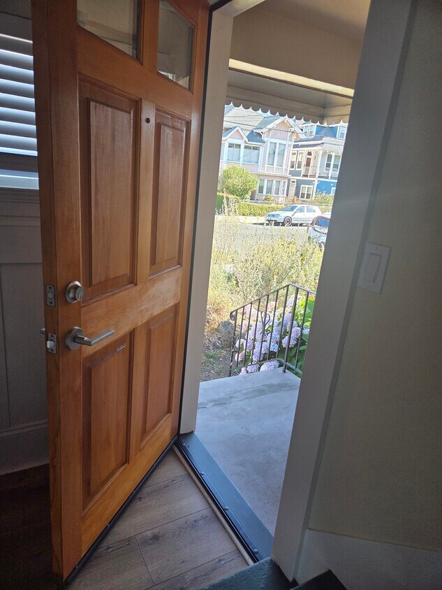 Foto principal - 1049 59th St