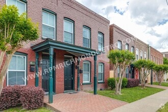 Building Photo - 1802 Parkwood Ave