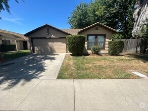 Building Photo - 545 Navarre Pl