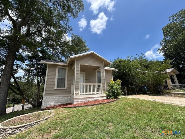 Building Photo - 305 S Academy Ave