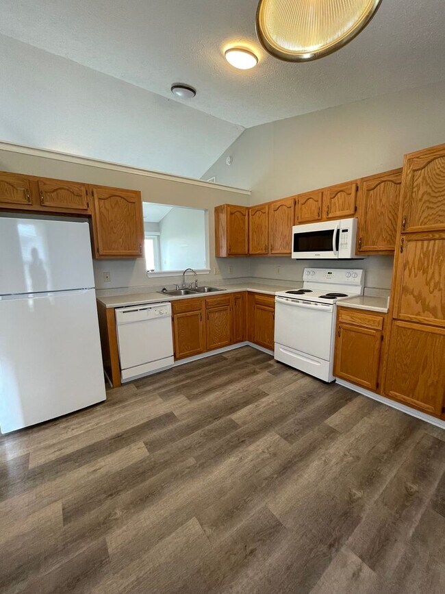 Foto del edificio - 3 Bedroom Single Family Home - Burnett Creek School District