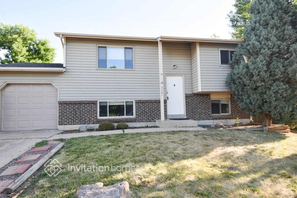 Foto principal - 9581 W Lake Ave