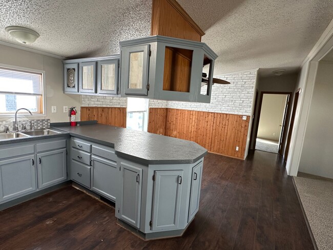 Building Photo - 261 E Birdsall Dr