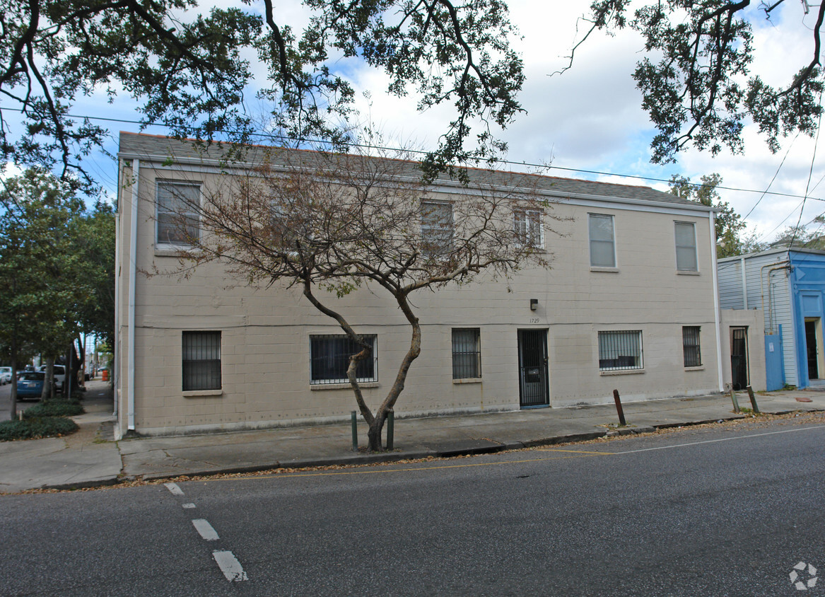 Building Photo - 1729 Prytania St