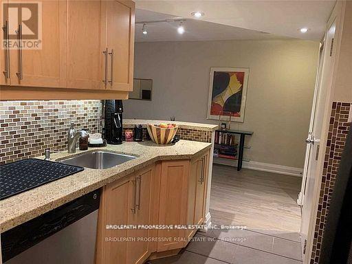 Building Photo - 1001 Bay St.