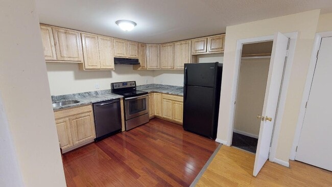 Building Photo - 49 W Elm Terrace