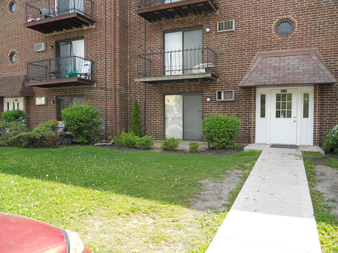 Foto principal - 4018 Bonhill Dr