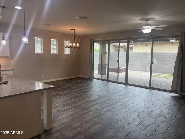 Foto del edificio - 3890 E Perkinsville St
