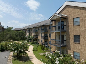 Building Photo - CaraVita Village 55+ Senior Apartments