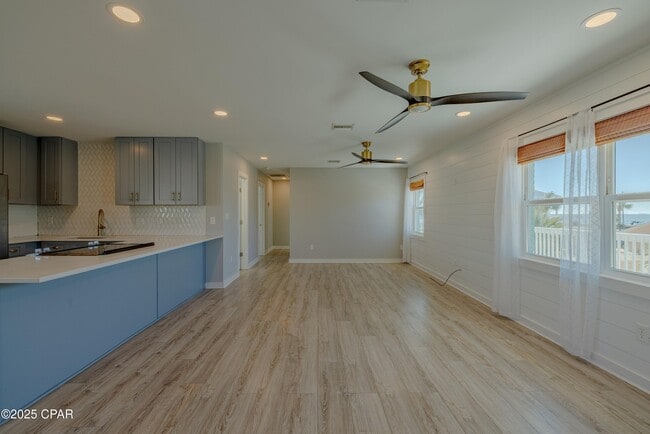 Building Photo - 8504 Tradewinds Dr