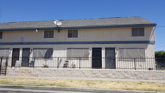 Building Photo - 3935 N Effie St