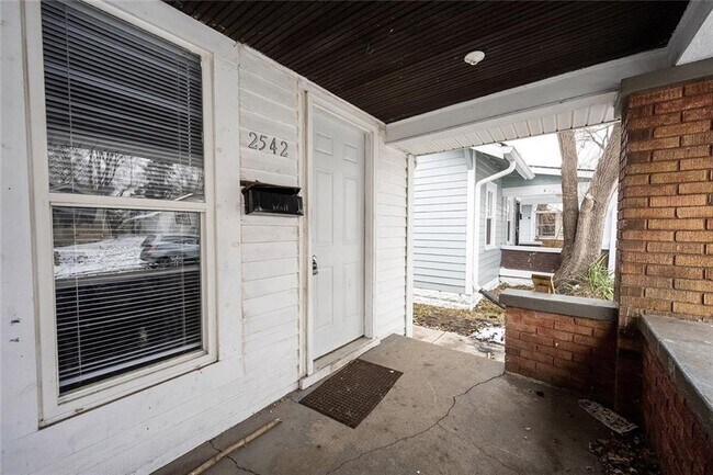 Foto del edificio - 2542 Brookway St