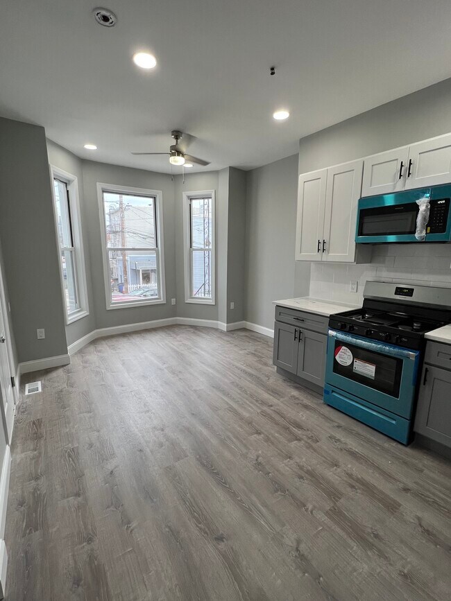 Open concept layout - 1209 Morris St