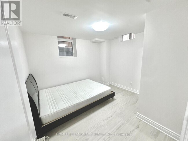 Building Photo - 111 Prairie Rose Dr