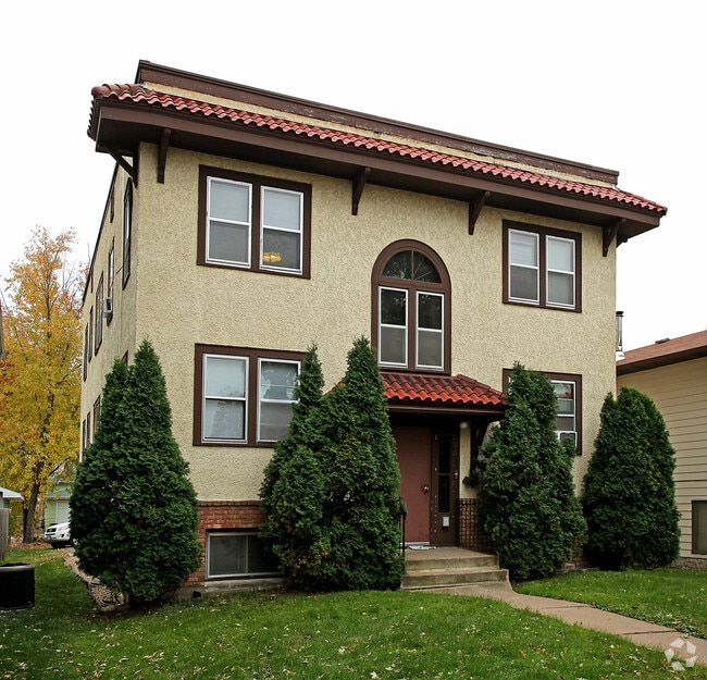 Building Photo - 946 Randolph Ave