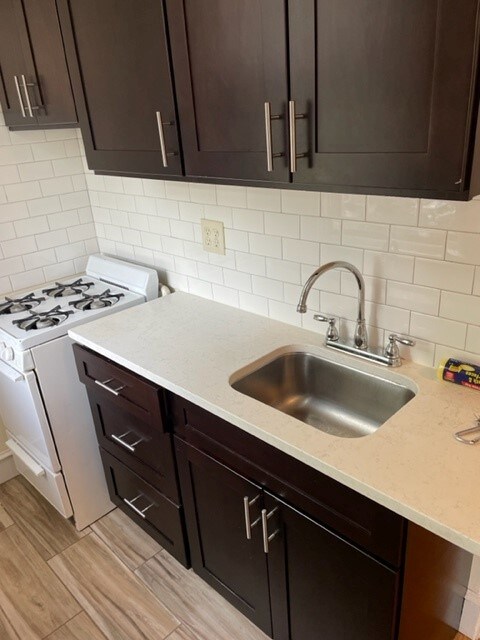 Building Photo - 257 Gano St