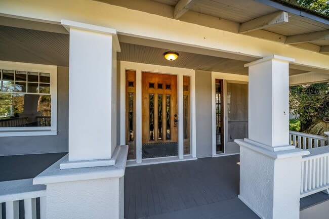 Building Photo - 6843 Santa Lucia Rd