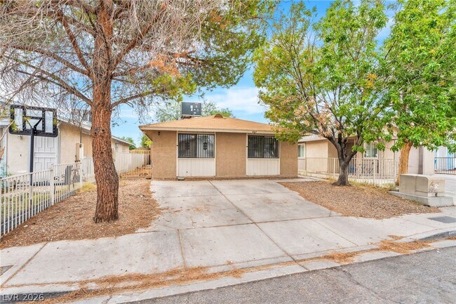 Building Photo - 4465 Halbert Ave