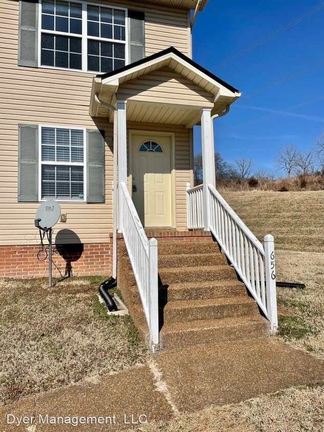 3 br, 2.5 bath House 656 Wilderness Trail House Rental in Columbia, TN